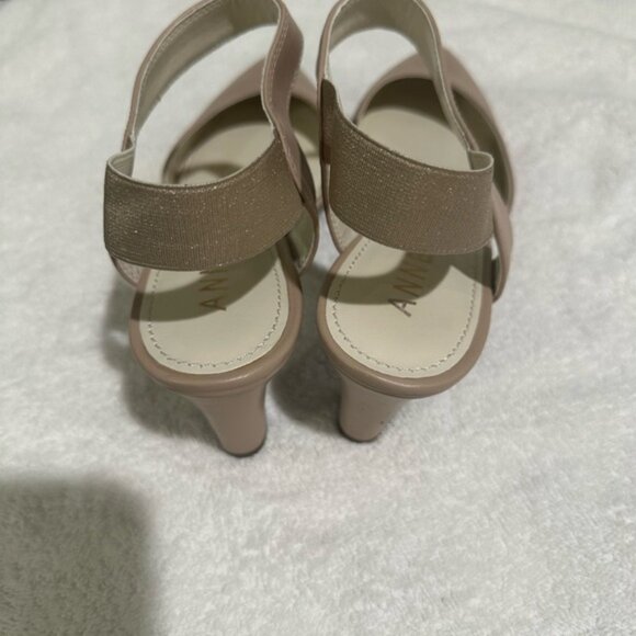 Anne Klein Tan Heels with Ankle Strap and Glossy Finish - Picture 4 of 4